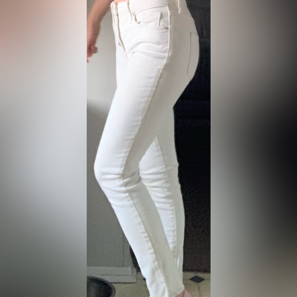 Universal Thread Women's White Skinny Jeans